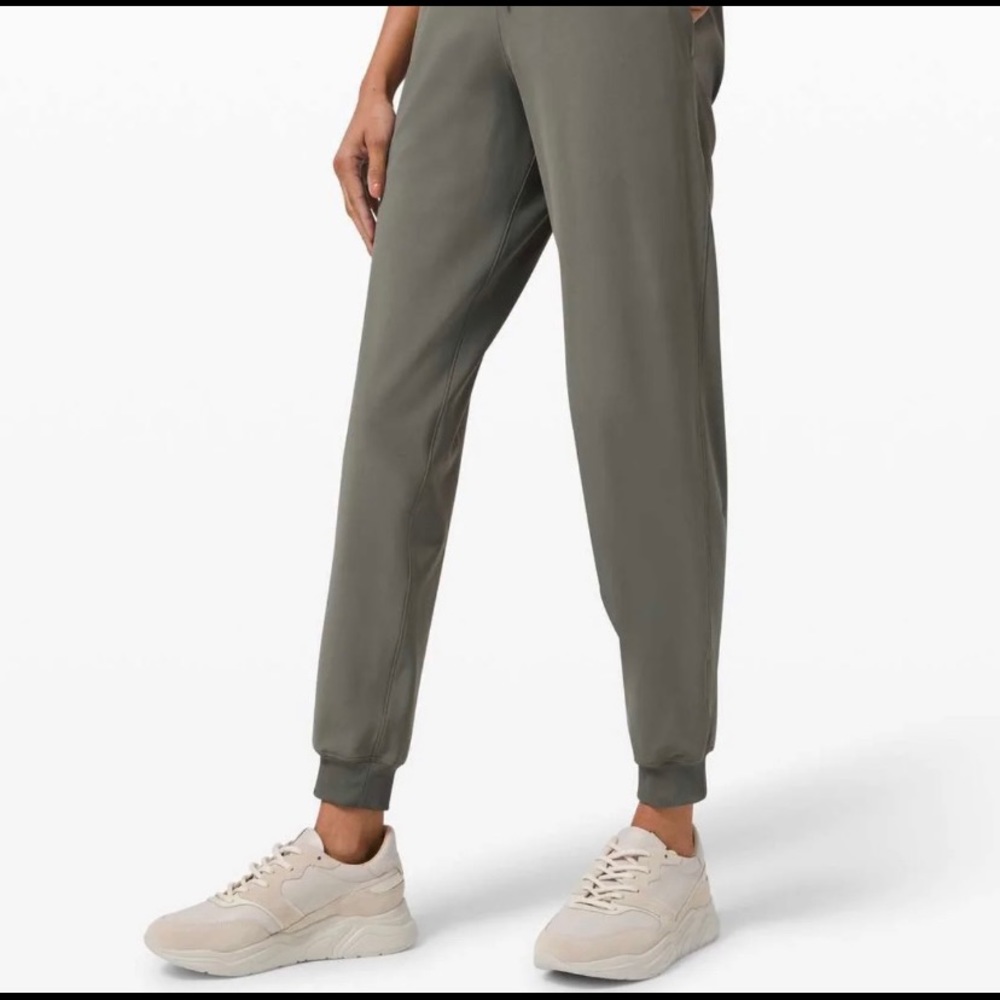 Lululemon On the Fly Joggers
